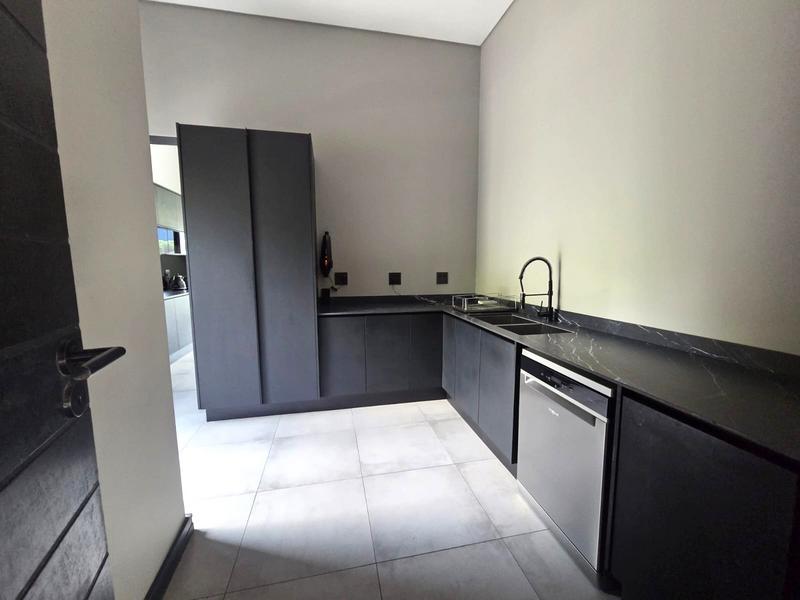 5 Bedroom Property for Sale in The Islands Estates North West